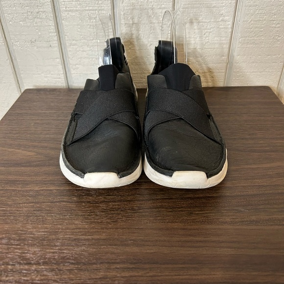 Clarks Privolution Cross Slip On Shoe, size 9. - Picture 7 of 7